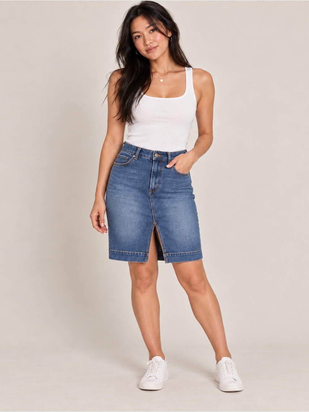 Mossimo Women’s Size 6 Denim Pencil Skirt Stretch Front Slit Medium Wash
